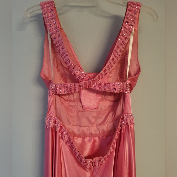 Jovani pink evening gown, size 8 - Picture 5 of 8